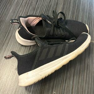 Adidas Cloud Foam Tennis Shoe